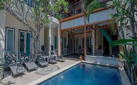 Gili White Bamboo Resort